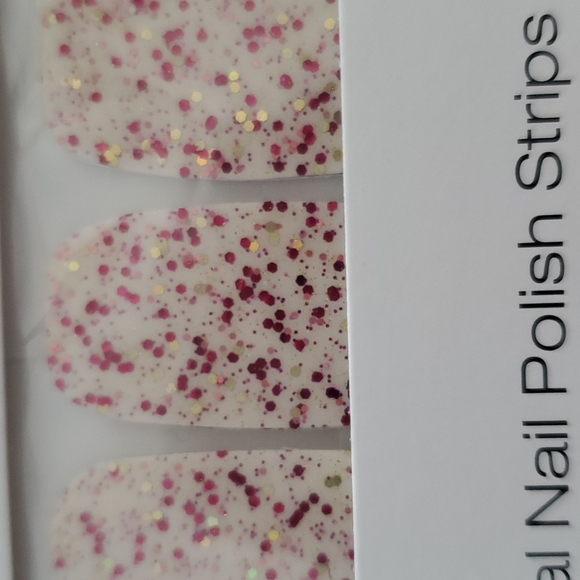 Color Street Pink Peppercorn - Picture 2 of 3